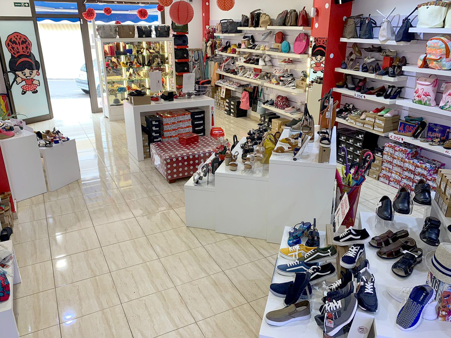 FRINA Tenerife Businesses | Traspaso Shoe & Bag Shop For Sale – 2255